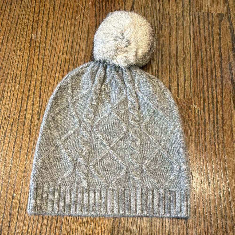 100% cashmere hat with pompom